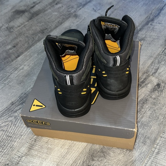 NWT KEEN DOVER BOOTS - Picture 4 of 7